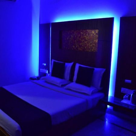 Hotel Basera Brij Bhoomi Vrindávan Kültér fotó