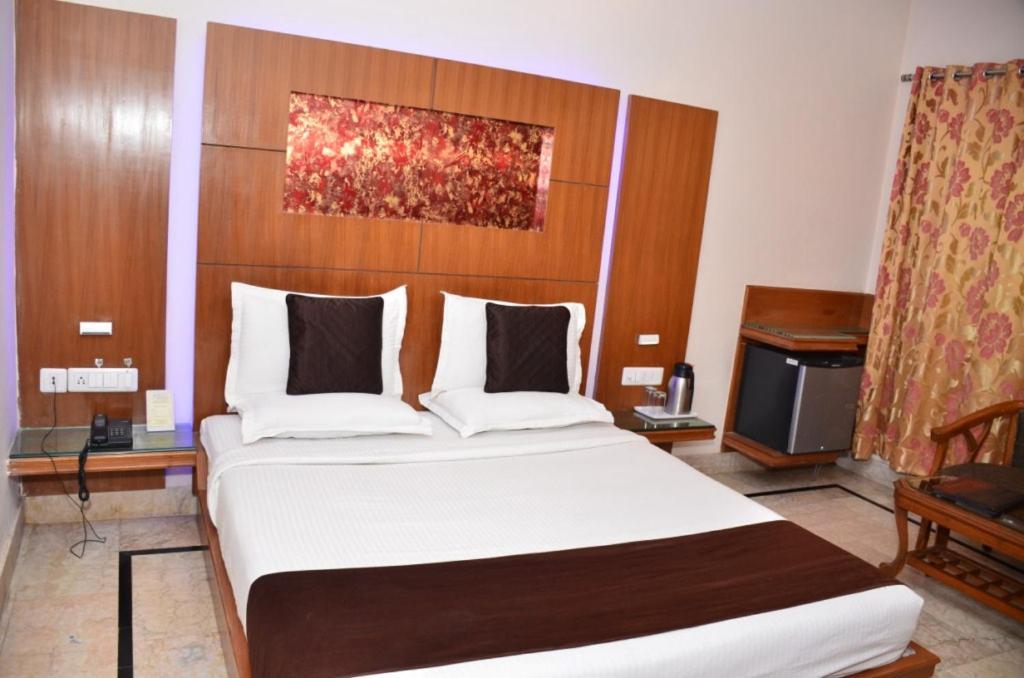 Hotel Basera Brij Bhoomi Vrindávan Kültér fotó
