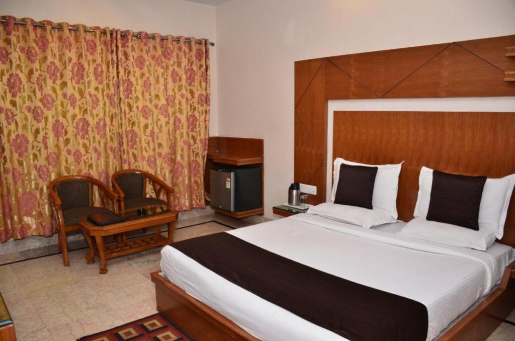 Hotel Basera Brij Bhoomi Vrindávan Kültér fotó