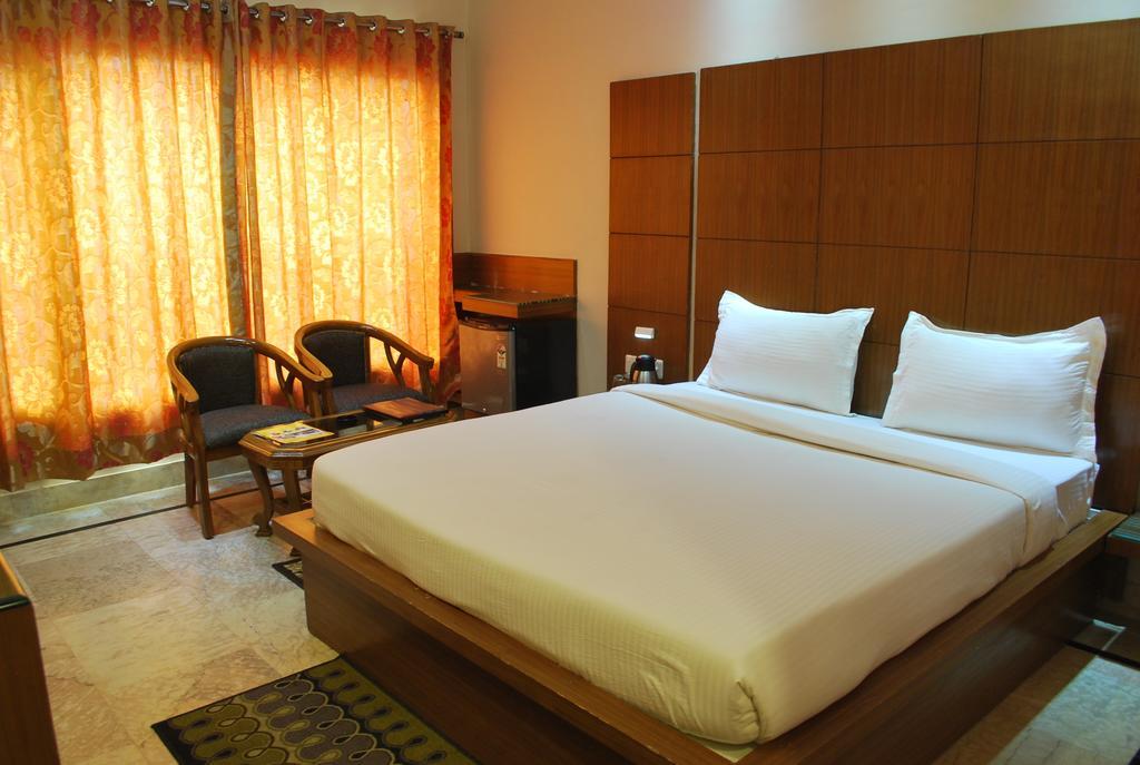 Hotel Basera Brij Bhoomi Vrindávan Szoba fotó