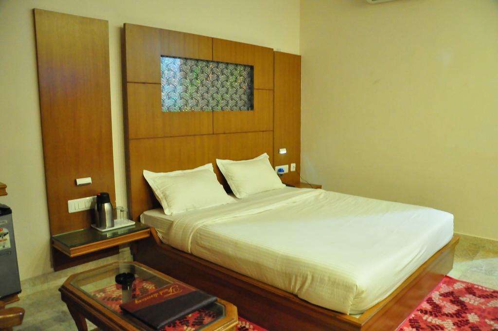 Hotel Basera Brij Bhoomi Vrindávan Szoba fotó