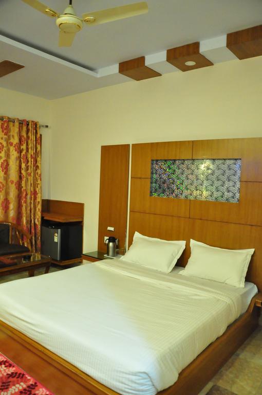 Hotel Basera Brij Bhoomi Vrindávan Szoba fotó