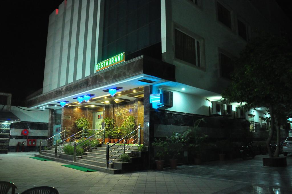 Hotel Basera Brij Bhoomi Vrindávan Kültér fotó