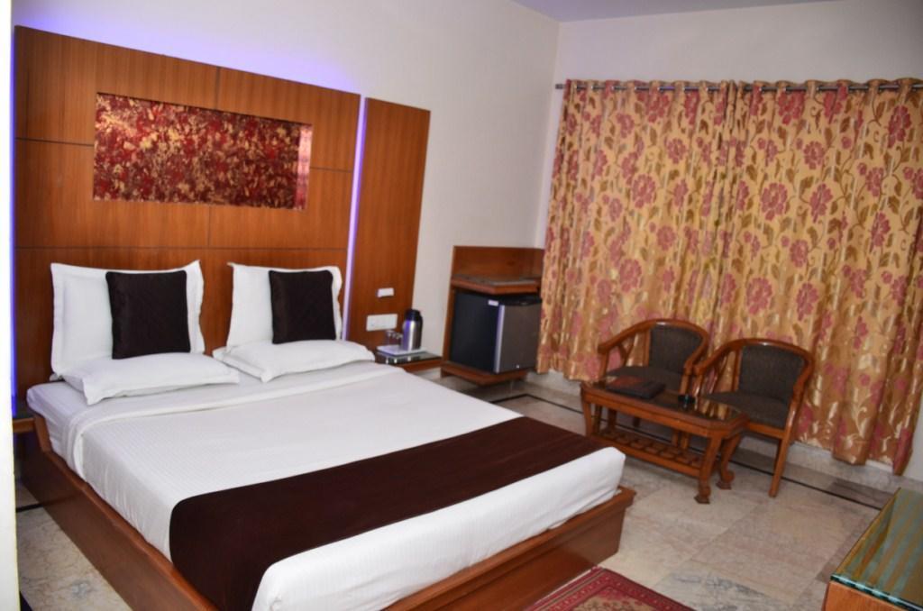 Hotel Basera Brij Bhoomi Vrindávan Kültér fotó